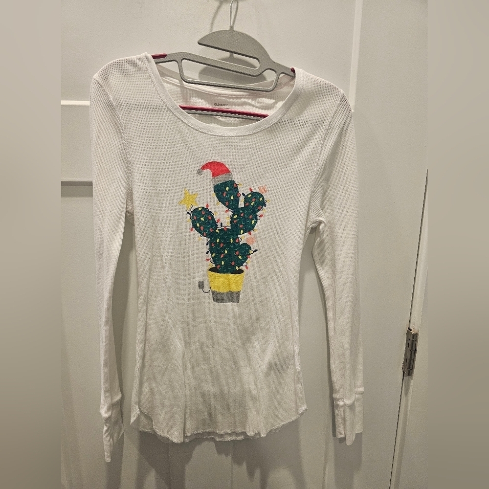 Old Navy White Holiday Cactus Thermal Top Size M – Christmas Lights Santa Hat Lo